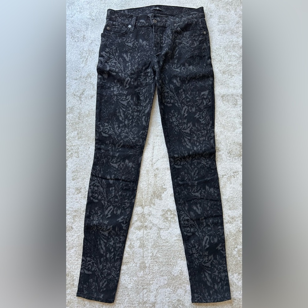 7 For All Mankind Lace Jeans
Size: 26
Used (Like New)